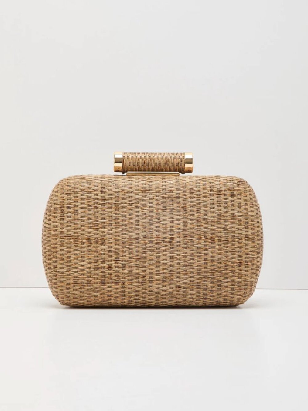 Social Glow Woven Straw Clutch | Vici